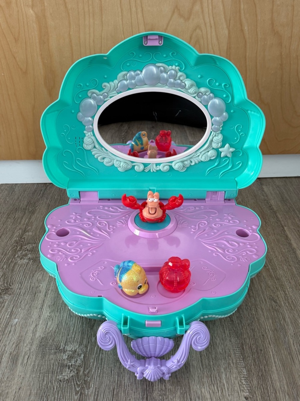 Disney Princess Ariel The Little Mermaid
Music & Lights Table Top Vanity
